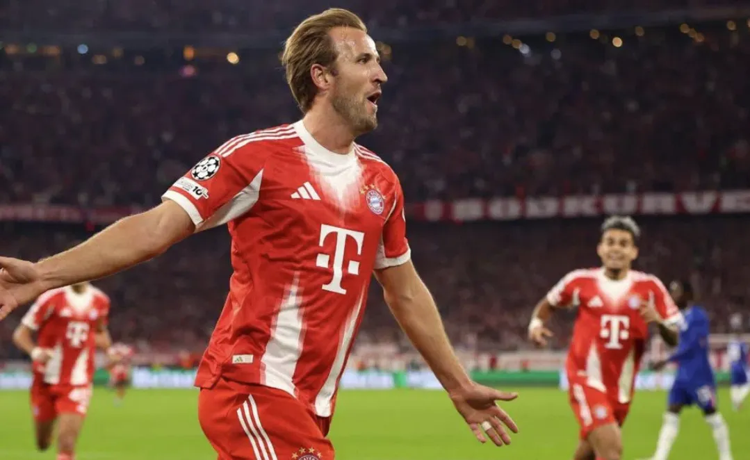More Than Just Goals: The Complete Forward